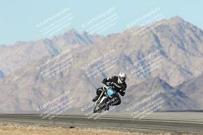 media/Dec-01-2025-Moto Forza (Mon) [[2daa91e15f]]/3-Beginner Group/Session 4 Turn 9/